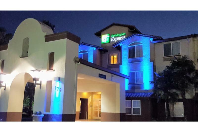 Holiday Inn Express Hotel & Suites Manteca By Ihg Exterior foto