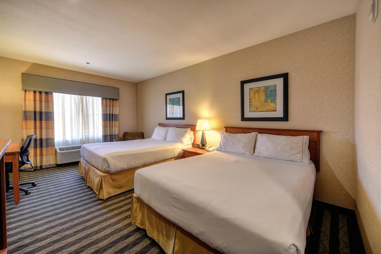 Holiday Inn Express Hotel & Suites Manteca By Ihg Exterior foto