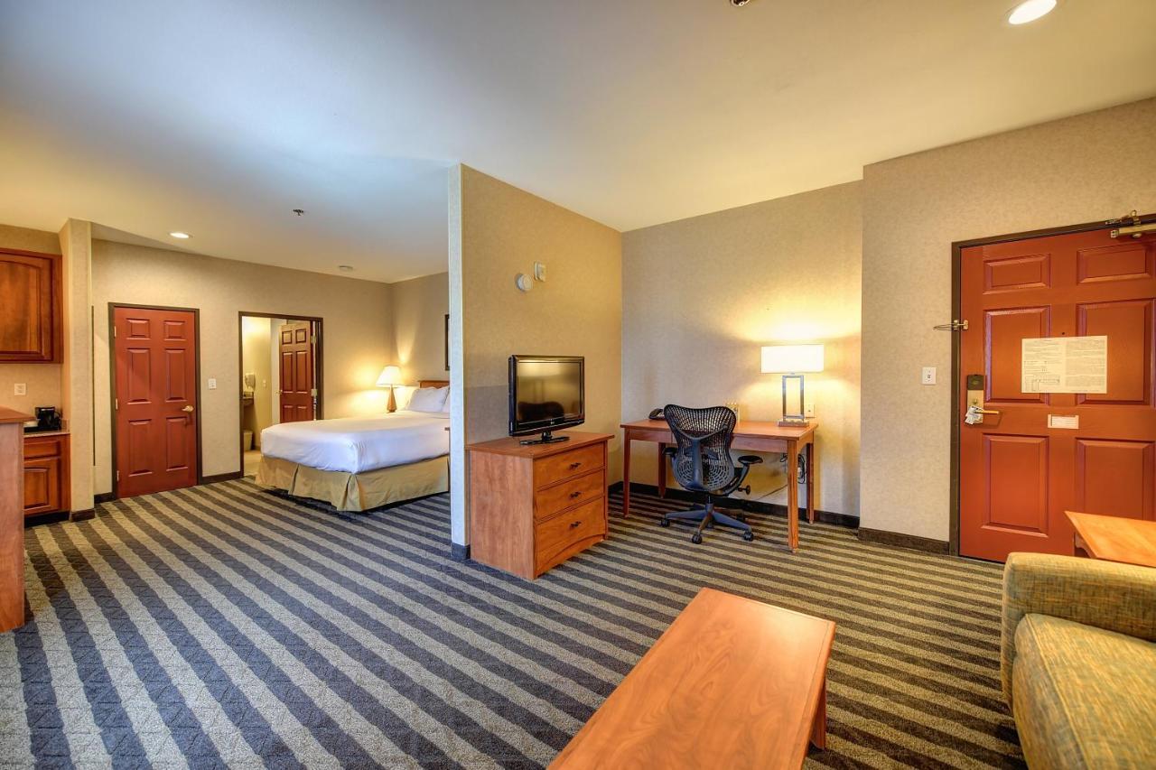 Holiday Inn Express Hotel & Suites Manteca By Ihg Exterior foto