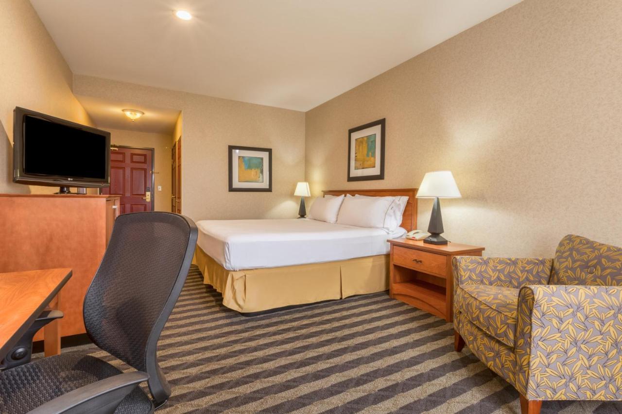 Holiday Inn Express Hotel & Suites Manteca By Ihg Exterior foto