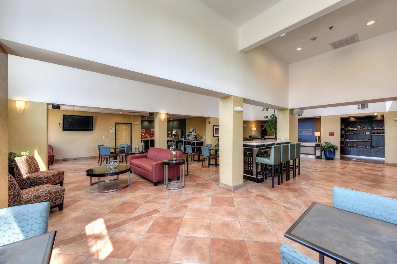 Holiday Inn Express Hotel & Suites Manteca By Ihg Exterior foto