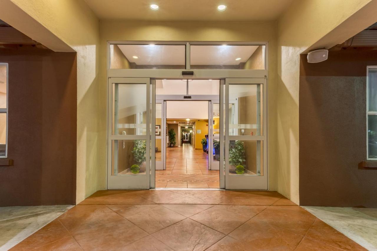 Holiday Inn Express Hotel & Suites Manteca By Ihg Exterior foto